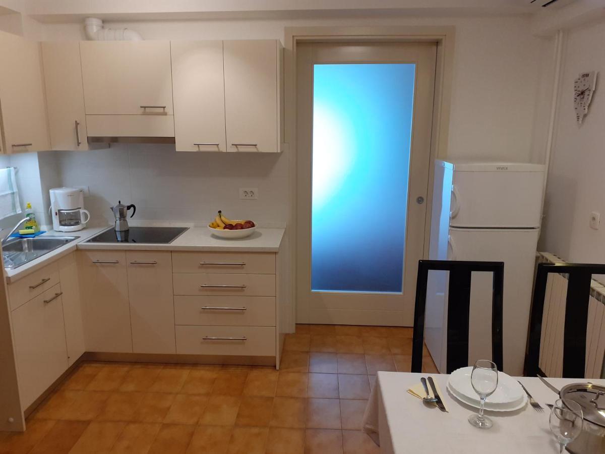 Ferienwohnung App Milka Poreč Exterior foto